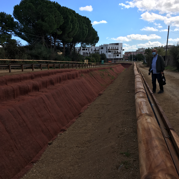 Mobile apps for hydraulic risk surveys